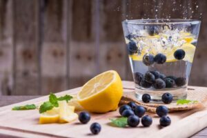 فوائد ماء الليمون لإنقاص الوزن