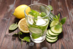 فوائد ماء الليمون لإنقاص الوزن