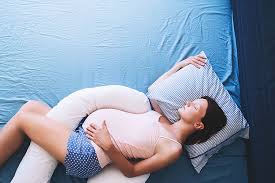 ما هو أفضل وضع للنوم الهانئ أثناء الحمل؟