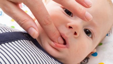 علاج العض عند الأطفال الرضع