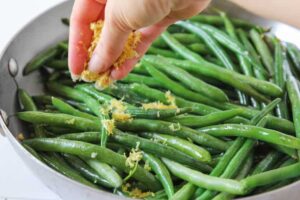 وصفة الفاصوليا الخضراء بالليمون والثوم