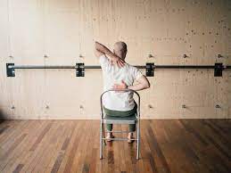 تمارين لتخفيف آلام الظهر والرقبة نتيجة الجلوس الطويل