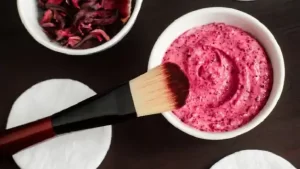 ماسكات الكركديه للبشرة الجافة وحَبّ الشباب