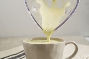 مشروب ماتشا لاتيه المضاد للشيخوخة