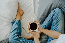 20 عادة لا تفعلها قبل النوم