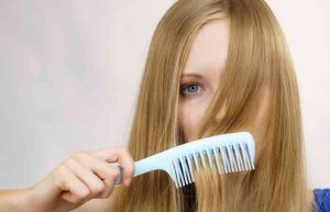 خطوات غسل الشعر بالشامبو بالصور