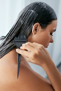 كيفية عمل سبا للشعر في المنزل بنفسكِ