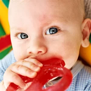 نصائح عند تسنين الطفل