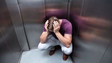 فوبيا الأماكن المغلقة: الأعراض والأسباب والعلاج